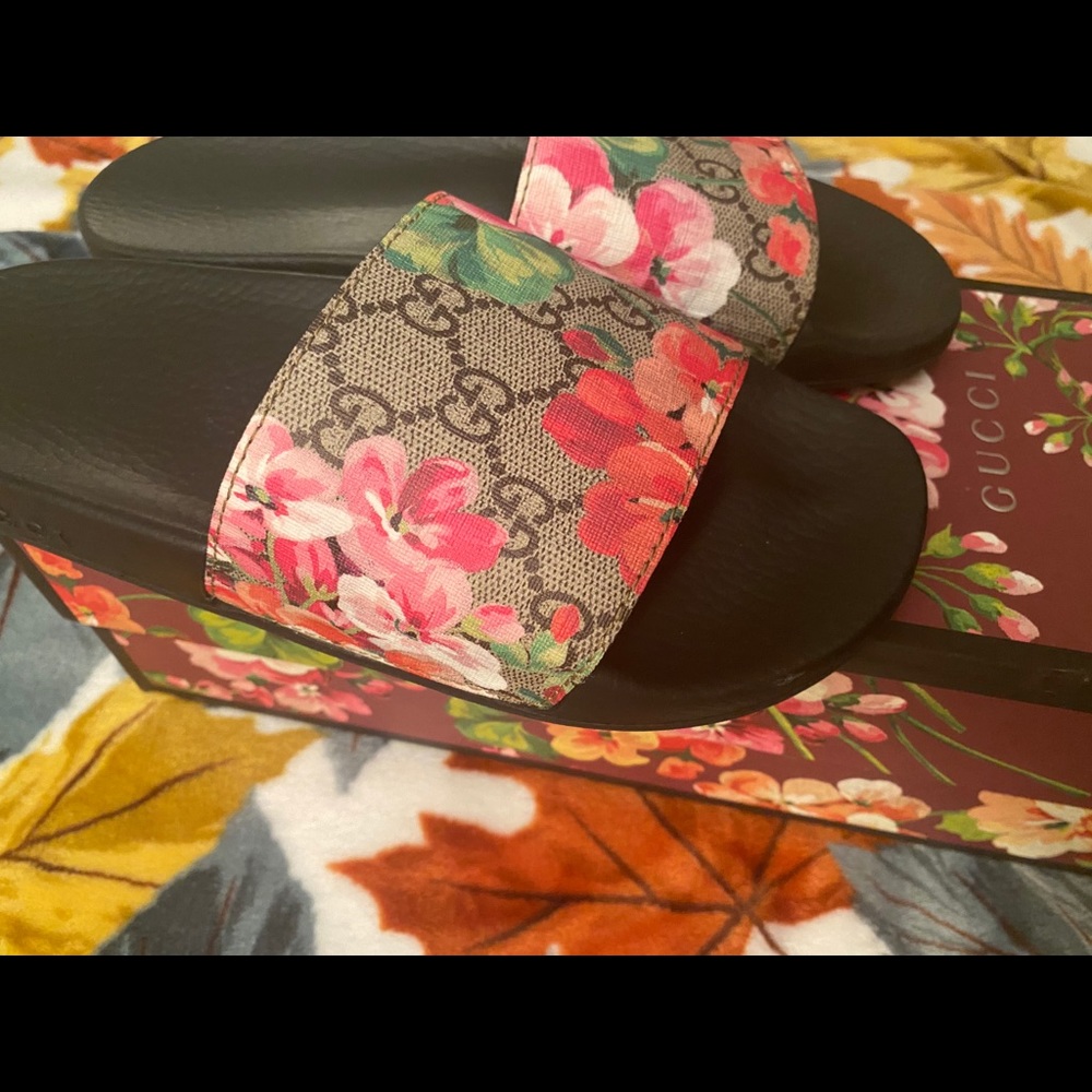 Gucci Bloom Slides
